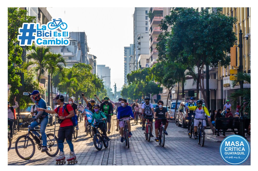 #LaBiciEsElCambio: Fotos del primer ciclopaseo de Masa Crítica en&nbsp;pandemia