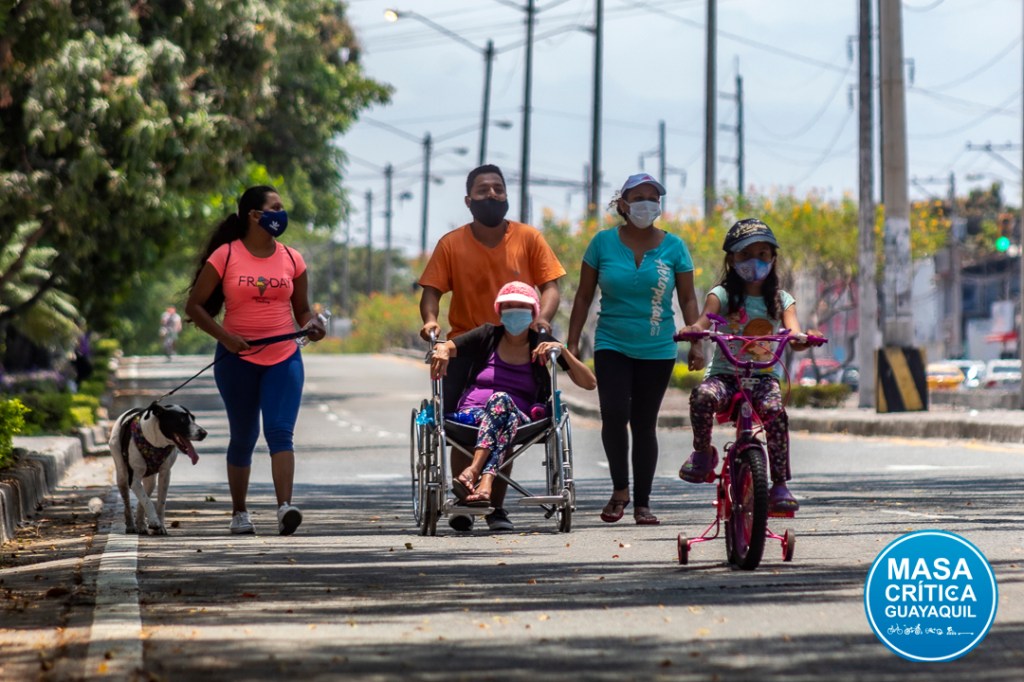 Video y fotogalería: Así vivimos la Recreovía este 18 de octubre en la avenida Isidro&nbsp;Ayora