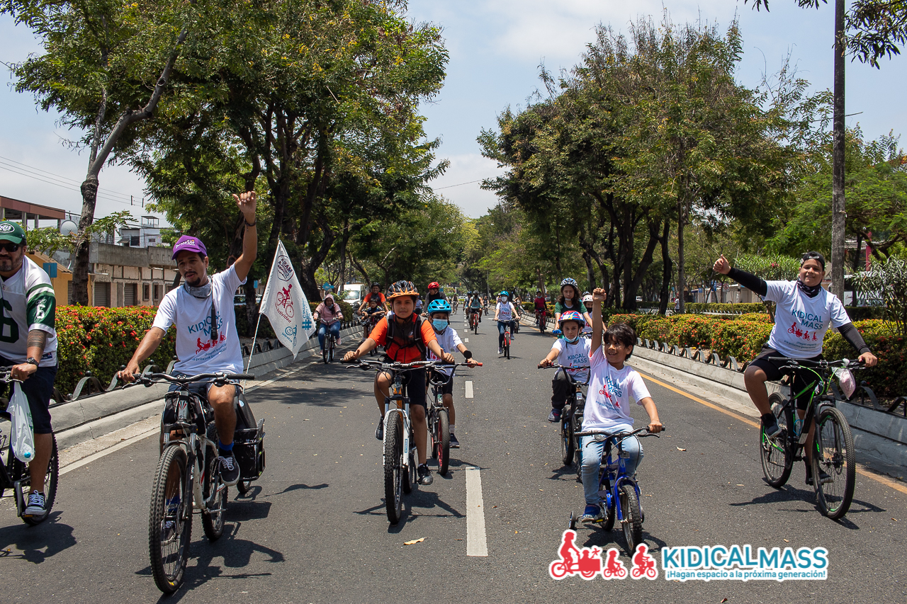 La niñez disfrutó del espacio público en la Kidical Mass de Guayaquil