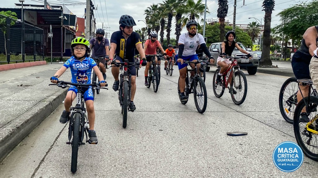 Fotogalería: Masa Crítica Guayaquil llevó su primera ciclomarcha de 2022 al Jardín&nbsp;Botánico