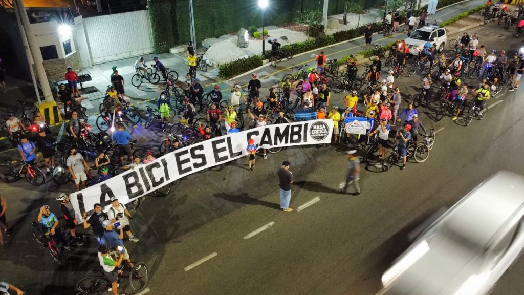 Fotogalería: «La Bici es el Cambio» fue el mensaje en la Masa Crítica por el Día Mundial de la&nbsp;Bicicleta