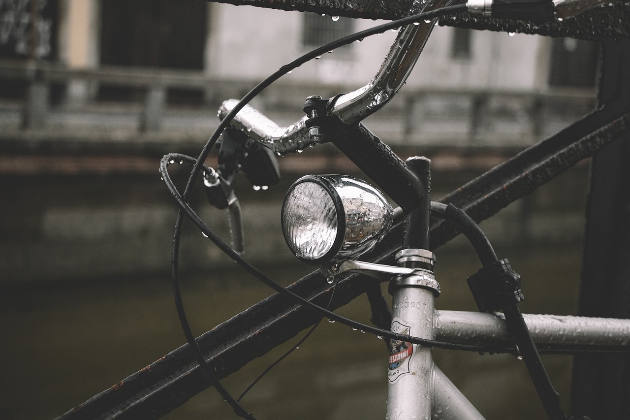 Consejos para movilizarse en bicicleta con lluvia, frío o intenso sol