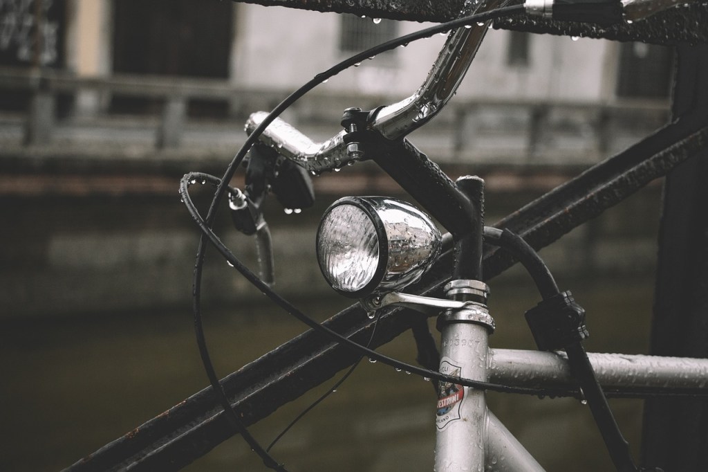 Consejos para movilizarse en bicicleta con lluvia, frío o intenso&nbsp;sol