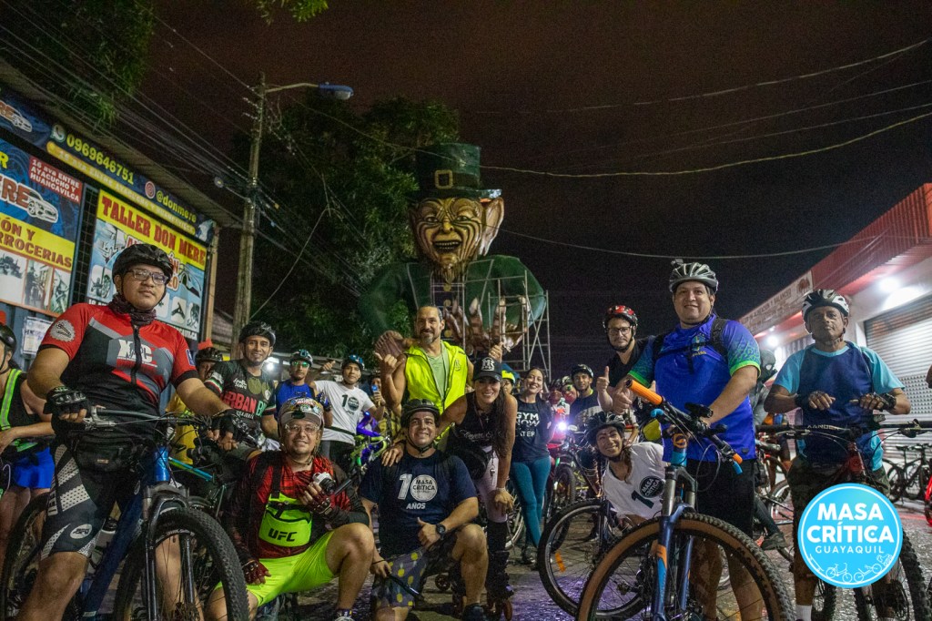 Con recorrido por monigotes gigantes, realizamos nuestra primera Masa Crítica de&nbsp;2024