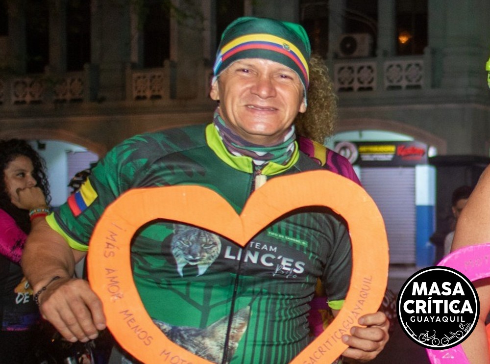 Luto ciclista: Policía ebrio asesinó en moto a Lincoln Espinoza en&nbsp;Samborondón