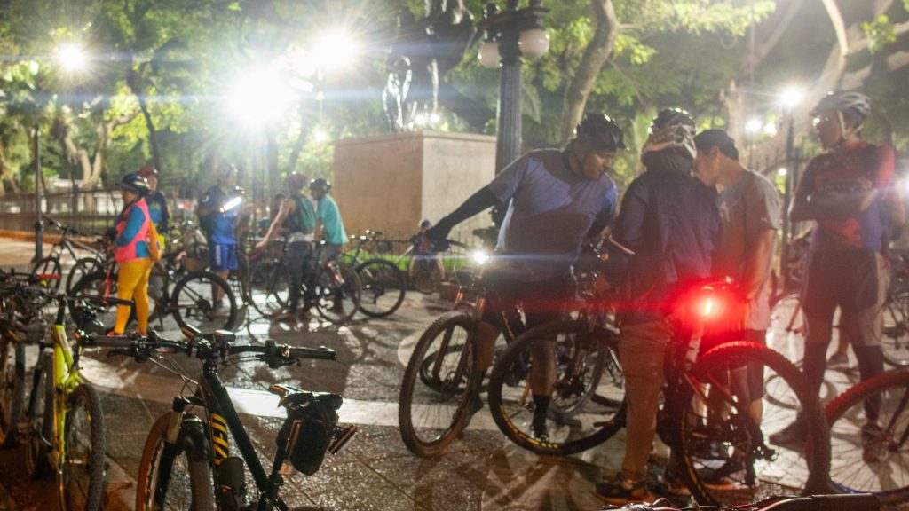 Día de la Bicicleta en Guayaquil: Nada que celebrar por ciclovías sin mantenimiento y Recreovía abandonada